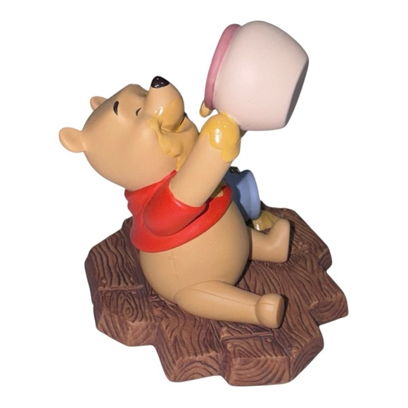 Pooh & Friends (NWT) “Life Is Sweet” collectible, porcelain figurine - Picture 6 of 11
